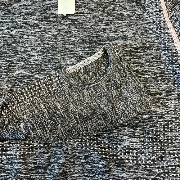 NWT PINK Active Women's Logo Bodycon
Compression Gym Crop Top - Picture 4 of 5